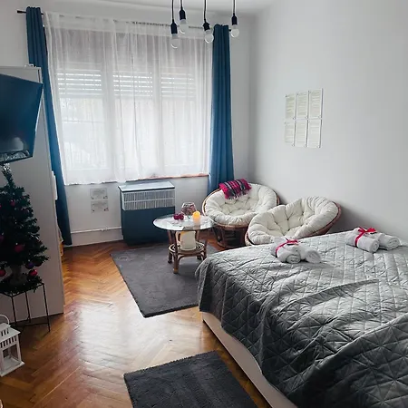 Rose Apartment