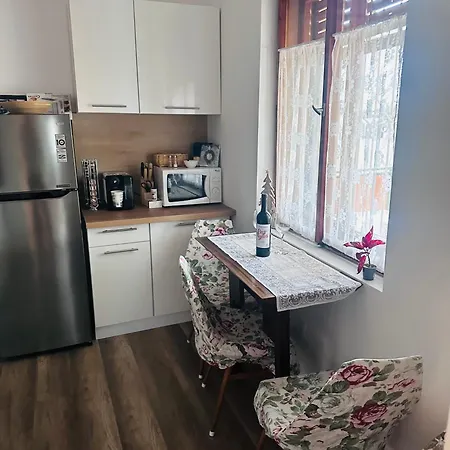 Rose * Budapest