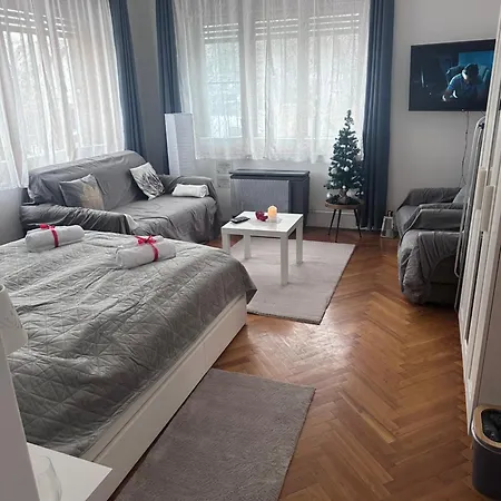 Rose Apartment