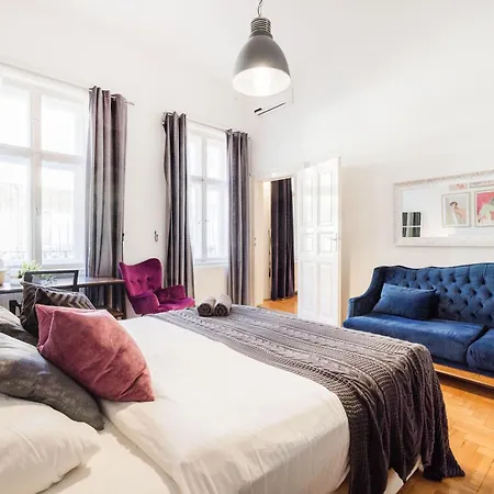 Apartment Historic Penthouse With Sauna & Jacuzzi @downtown
