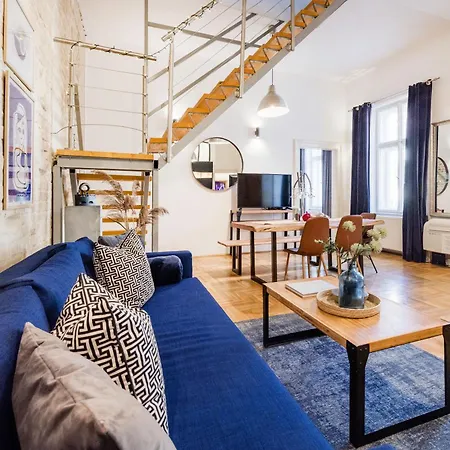 Historic Penthouse With Sauna & Jacuzzi @downtown Apartment Budapest