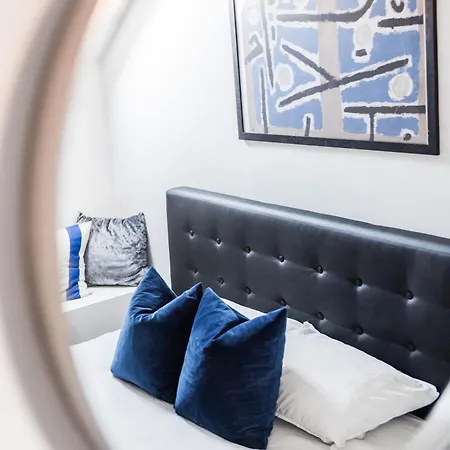 Apartment Historic Penthouse With Sauna & Jacuzzi @downtown