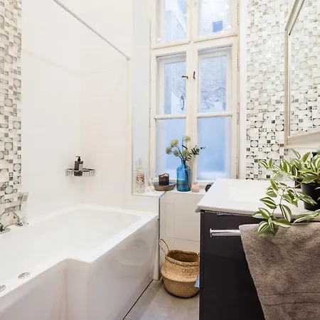 Historic Penthouse With Sauna & Jacuzzi @downtown Apartment Budapest