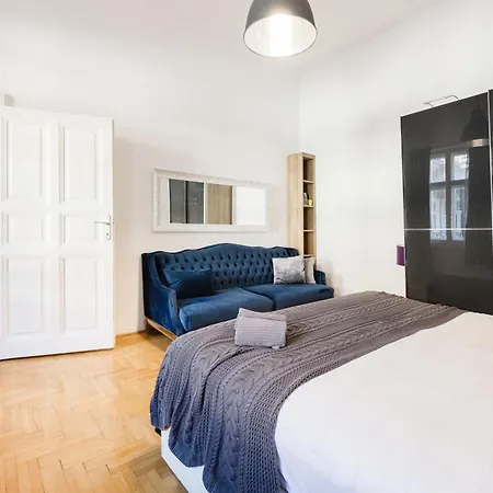 Historic Penthouse With Sauna & Jacuzzi @downtown Budapest