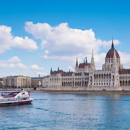 Full Danube -castle Panorama Classic Appartamento