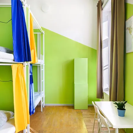 Hostal Avenue *