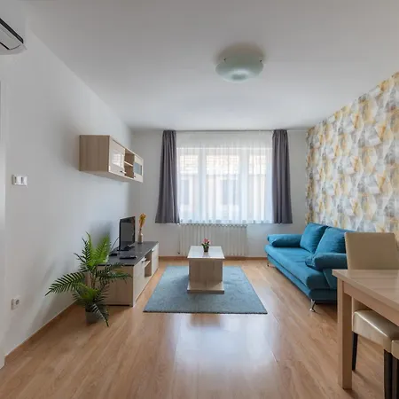 Prince Apartments 3*