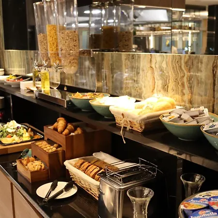 Hotel Cherry Residence, Palace Quarter
