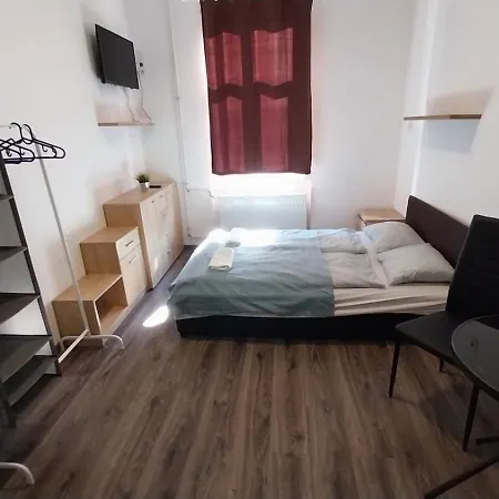 Privatunterkunft Aradi With Private Bathroom In The Centre *