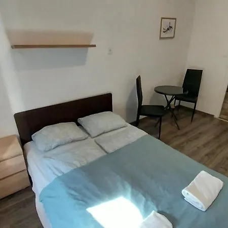 Privatunterkunft Aradi With Private Bathroom In The Centre Budapest