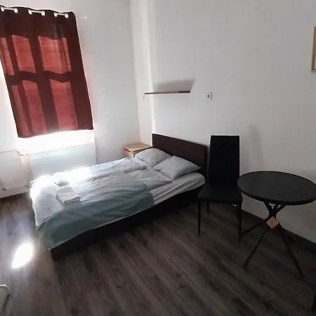 Privatunterkunft Aradi With Private Bathroom In The Centre *