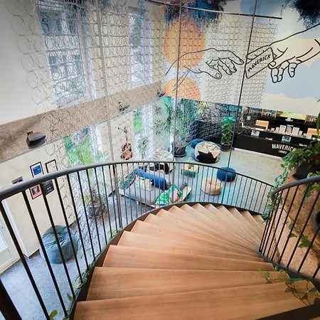 Maverick Market Hostel