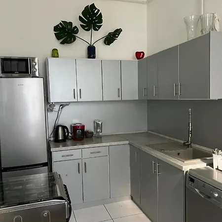 Allomas Apartment
