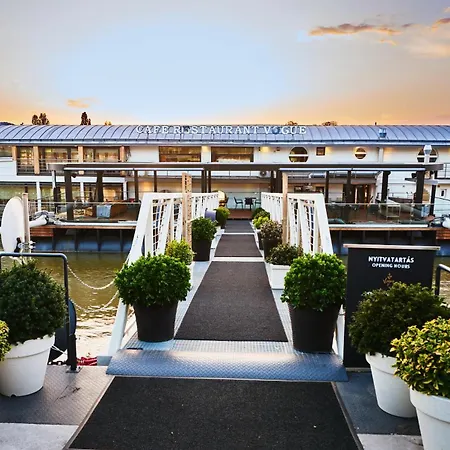 Vogue Boat * Budapest