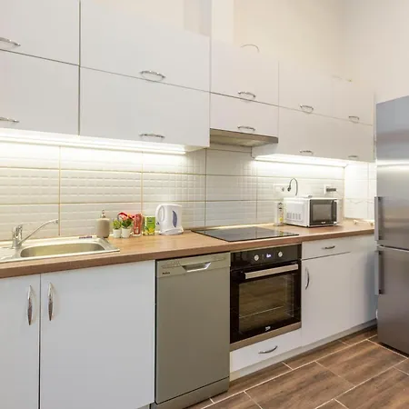 Apartment Cozy & Pleasant Homes In The Heart Of *