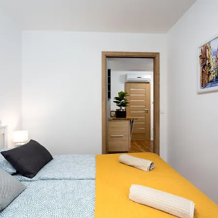 Downtown Cube Apartment