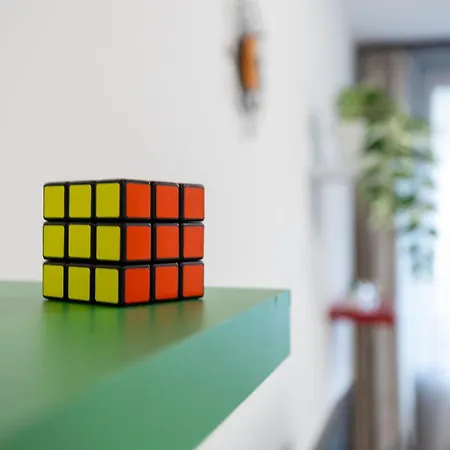 Downtown Cube *