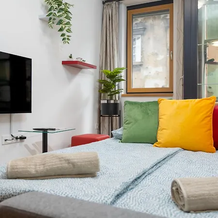 Downtown Cube Apartment *