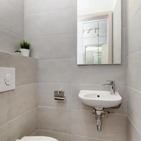 Urban Haven Apartment *