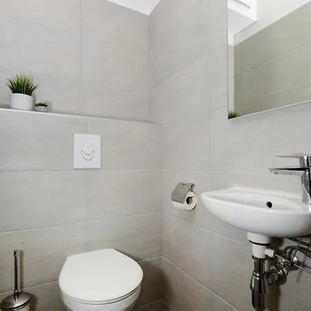 Urban Haven Apartment *