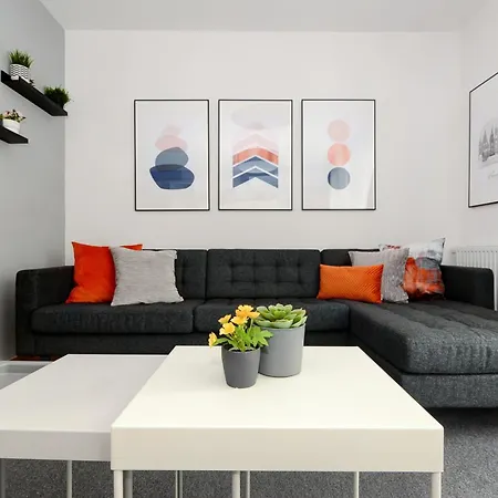 Urban Haven Apartment *