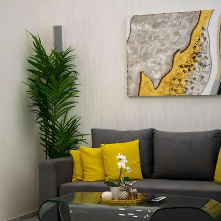 Luxurious Next To The Danube River Apartment Budapest