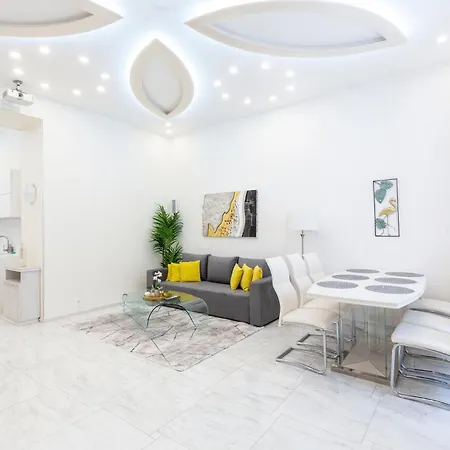 Luxurious Next To The Danube River Apartment