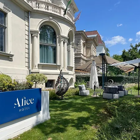 Alice Budapest