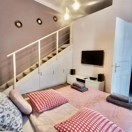 Апартаменты Goldcentral Comfort *