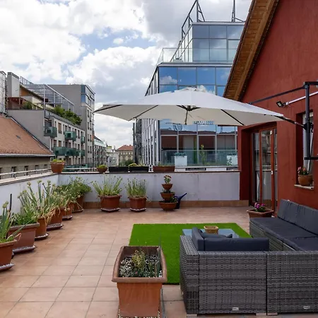 Center Penthouse - Huge Terrace And Free Parking - Tram/metro - Ac Apartment