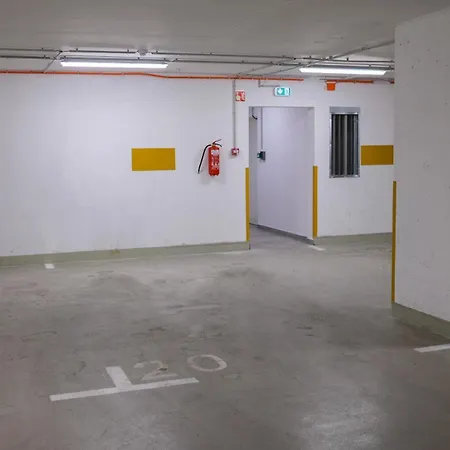 Cityscape ~ Ac/indoor Parking/balcony