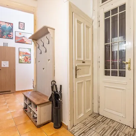 Gellerico At Rakoczi Square Guest house