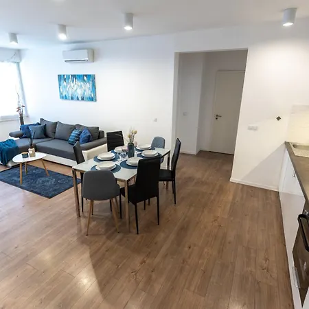Gems Of - Sapphire Apartment *