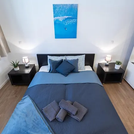 Gems Of - Sapphire Apartment *