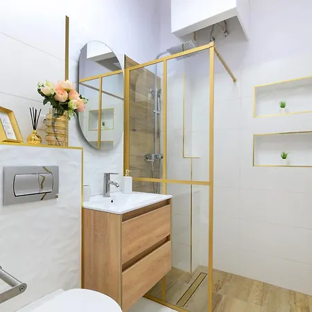 White & Gold Budapest
