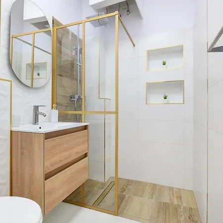 White & Gold Apartment Budapest