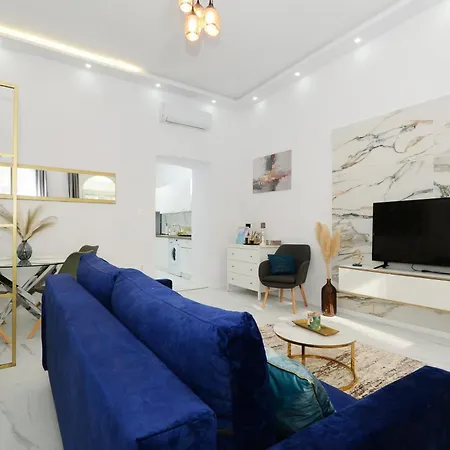 White & Gold Apartment Budapest
