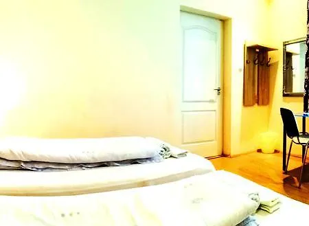 Garden House Πανσιόν 2*