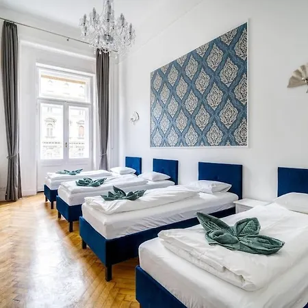 Appartamento Andrassy Grandeur With Indoor Parking Budapest