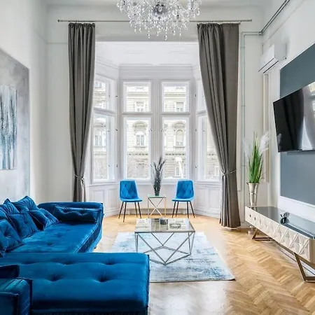 Andrassy Grandeur With Indoor Parking *
