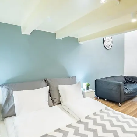 Comfy And Bright In The Center בודפשט