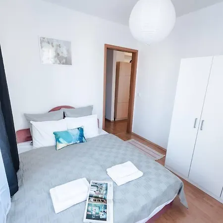 Bright And Homey Ac Near The Center Appartement *