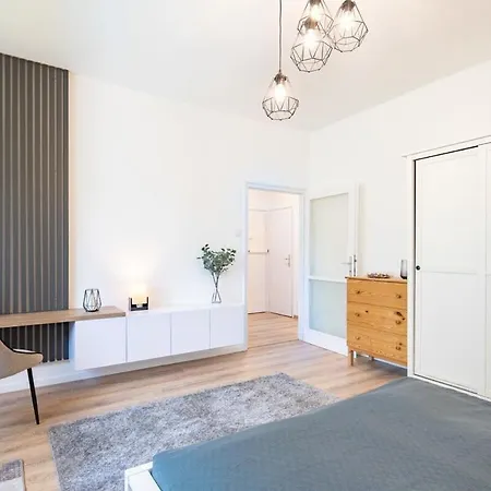 Cozy - Close To River - Easy Parking Apartment