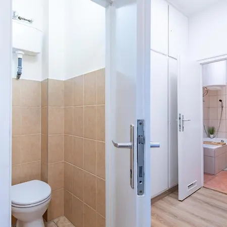 Apartment Cozy - Close To River - Easy Parking Budapest