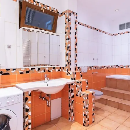 Spacious And Comfy Very Apartment Budapest