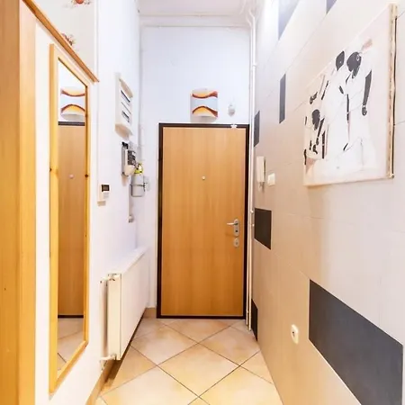 Spacious And Comfy Very Apartment Budapest