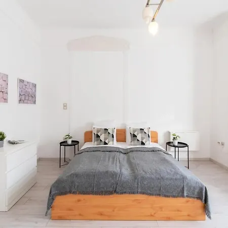 Spacious And Comfy Very Budapest
