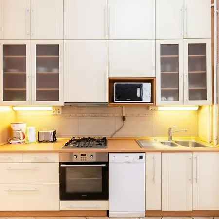 Apartment Spacious And Comfy Very Budapest