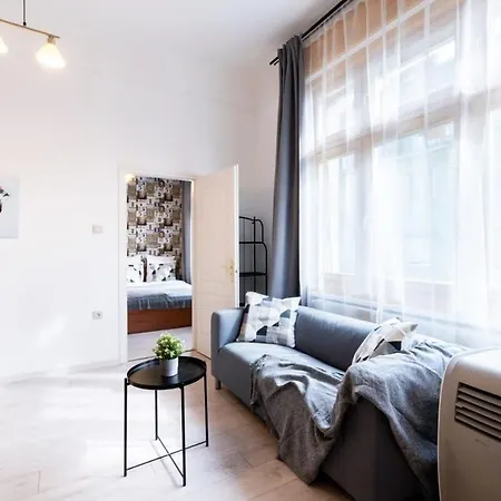 Spacious And Comfy Very Apartment