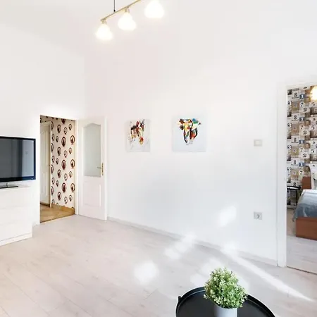 Apartment Spacious And Comfy Very